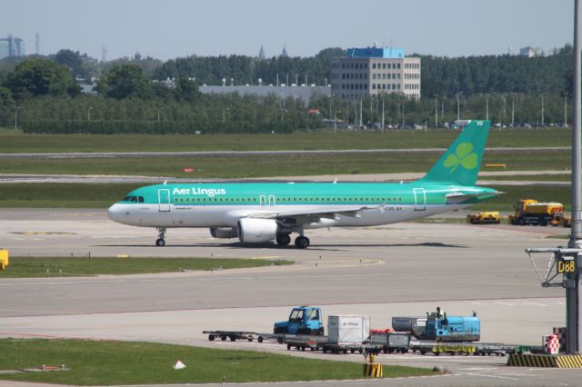 Airbus A320 (EI-CVD)