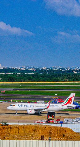 Airbus A320 (4R-ABT)