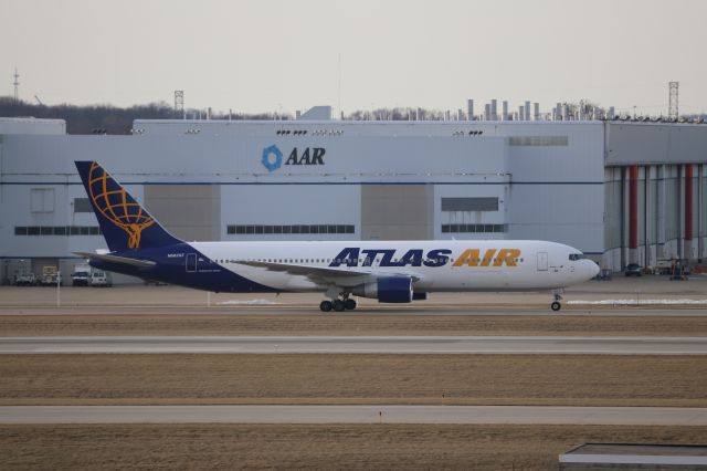 BOEING 767-300 (N662GT) - Atlas Air 767-300 in passenger config from Frankfurt-Hahn arrived 23R