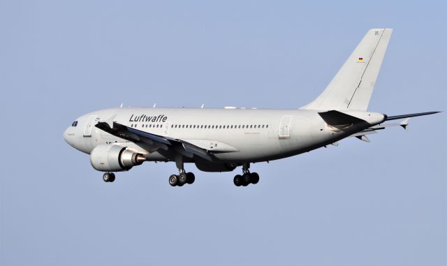 Airbus A310 — - "gaf838" german air force a310-304 mrtt 10+25 doing a low approach at shannon from edinburgh 27/10/20.