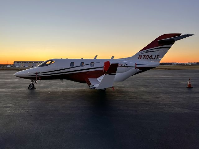 Honda HondaJet (N704JT) - Honda Jet. Interesting concept. 23 NOV 2021.