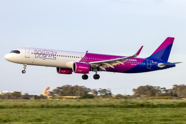 Airbus A321 (9H-WNS)