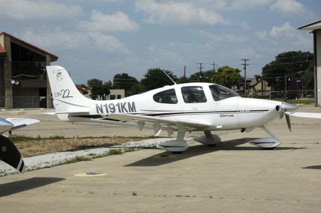 Cirrus SR-22 (N191KM)