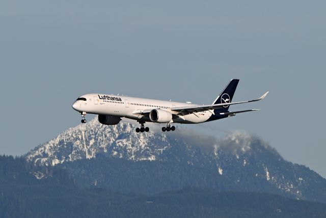 Airbus A350-900 (D-AIVC)