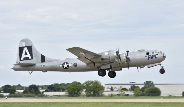 Boeing B-29 Superfortress (N529B) - Airventure 2017