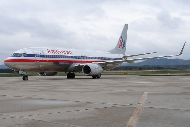 Boeing 737-800 (N800NN)