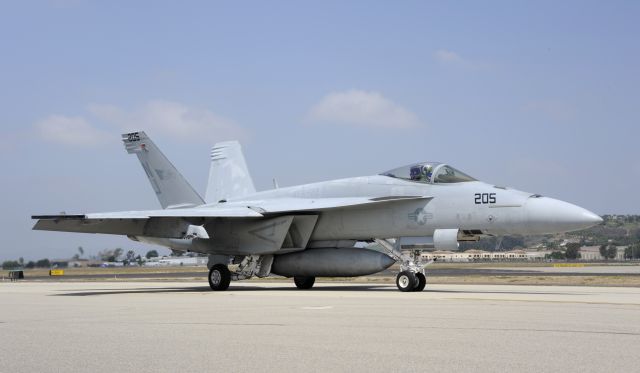 McDonnell Douglas FA-18 Hornet (16-5874) - Camarillo Airshow 2011