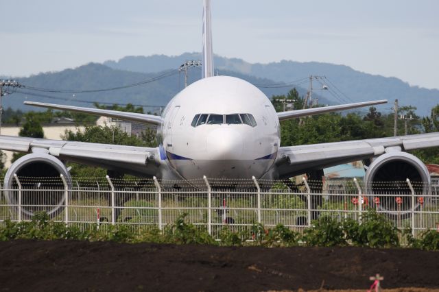 Boeing 777-200 (JA8198) - 16 July 2016:HKD-HND.