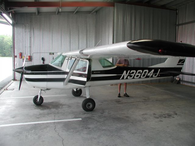 Cessna Skyhawk (N3604J)