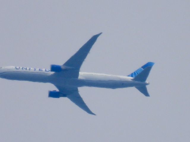 BOEING 767-400 (N69063) - UAL345br /IAD-HNLbr /07/07/22