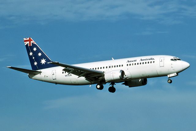 VH-CZK — - ANSETT AUSTRALIA AIRLINES - BOEING 737-377 - REG : VH-CZK (CN 23663/1323) - ADELAIDE INTERNATIONAL AIRPORT SA. AUSTRALIA - YPAD (20/7/1991)