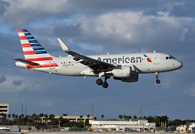 Airbus A319 (N9004F)