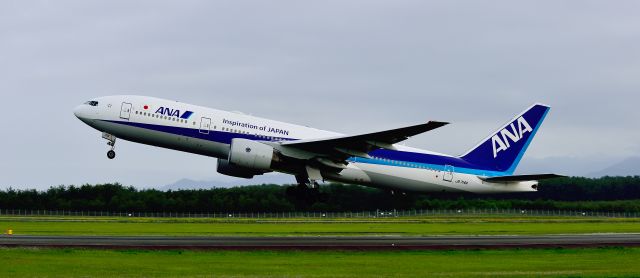 Boeing 777-200 (JA714A)