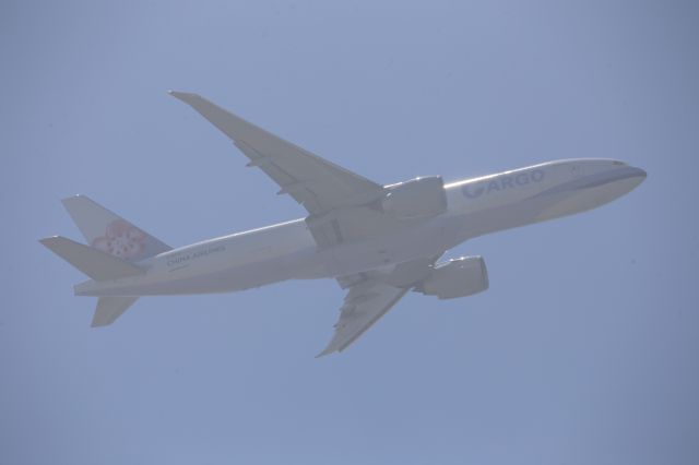 BOEING 777-200LR (B-18772)