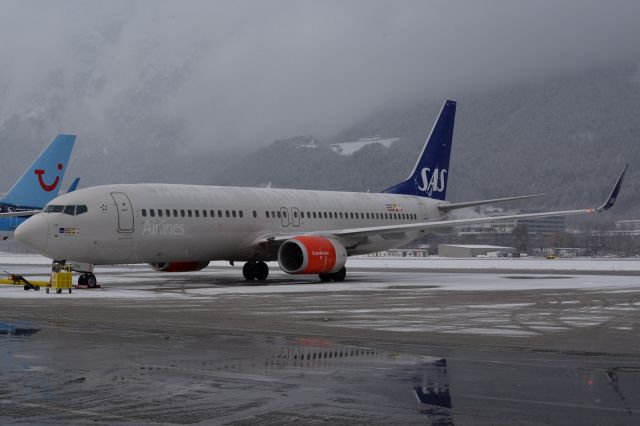 Boeing 737-800 (LN-RGC)