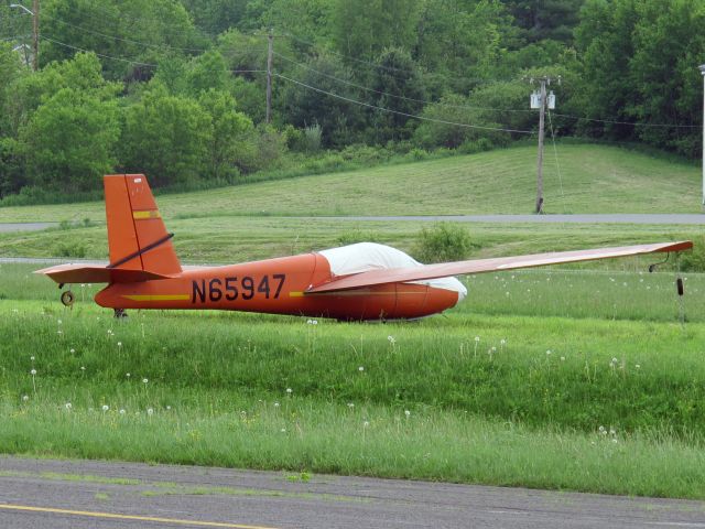 Cessna Skyhawk (N65947) - Schweizer SGS 1-26E