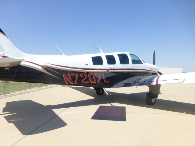 Beechcraft Bonanza (36) (N7207L)