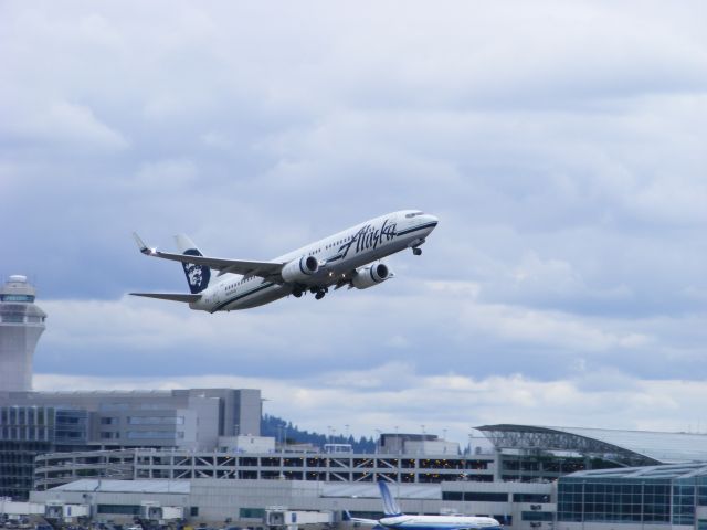 Boeing 737-800 (N551AS)