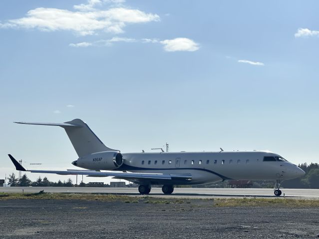 Bombardier Global Express (N96AP) - Arriving from ANC as EJM960