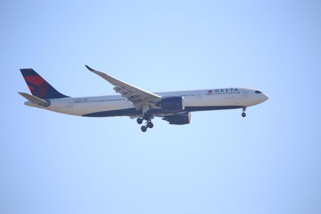 Airbus A330-900 (N401DZ)