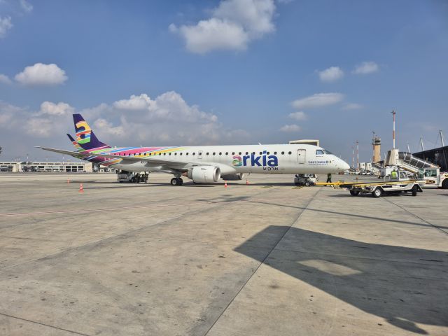 EMBRAER 195 (4X-EMF)