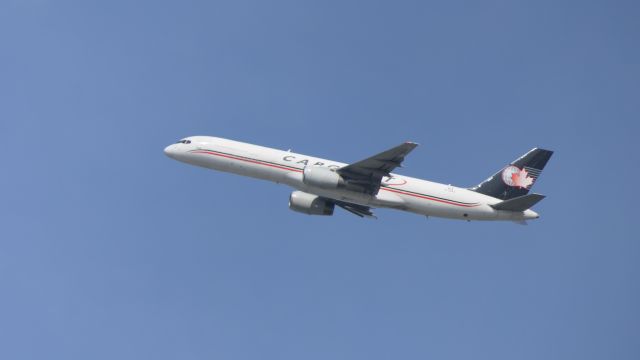 Boeing 757-200 (C-GIAJ)