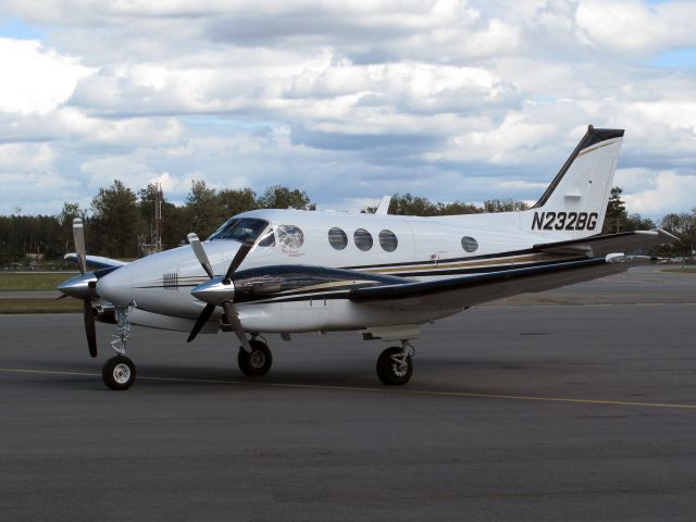 Beechcraft King Air 90 (N232BG)