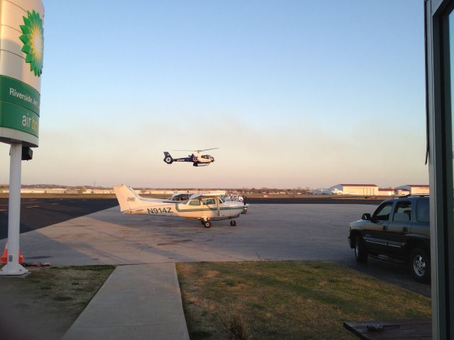 Cessna Skyhawk (N914Z) - Tulsa LifeFlight landing over N914Z at KRVS @ Riverside Jet Center