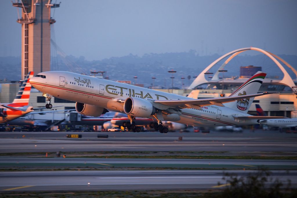 Boeing 777-200 (A6-LRC)