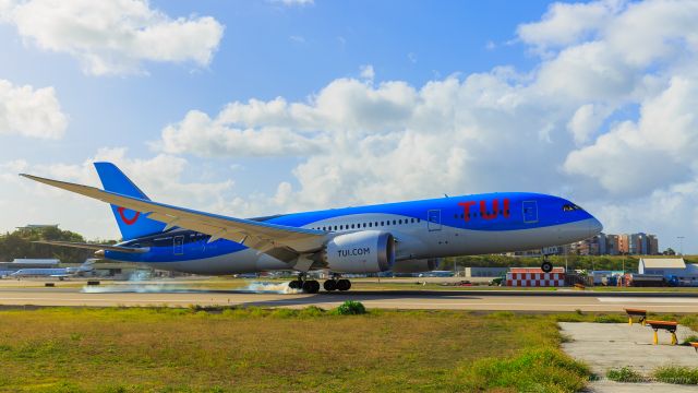 Boeing 787-8 (PH-TFK) - TUI dream liner landing at TNCM St Maarten.