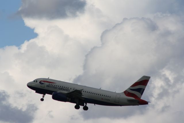 Airbus A319 (G-EUPR)