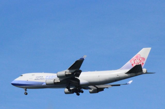 Boeing 747-400 (B-18716)