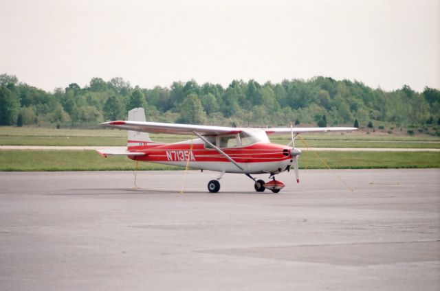 Cessna Skyhawk (N7135A) - May 2, 1986.br /Marion, Illinois. 