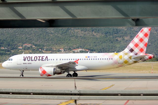 Airbus A320 (EC-NON) - Taxiing to depart rwy 11 on 5-Jul-22 operating flight VOE2251 to LFML.