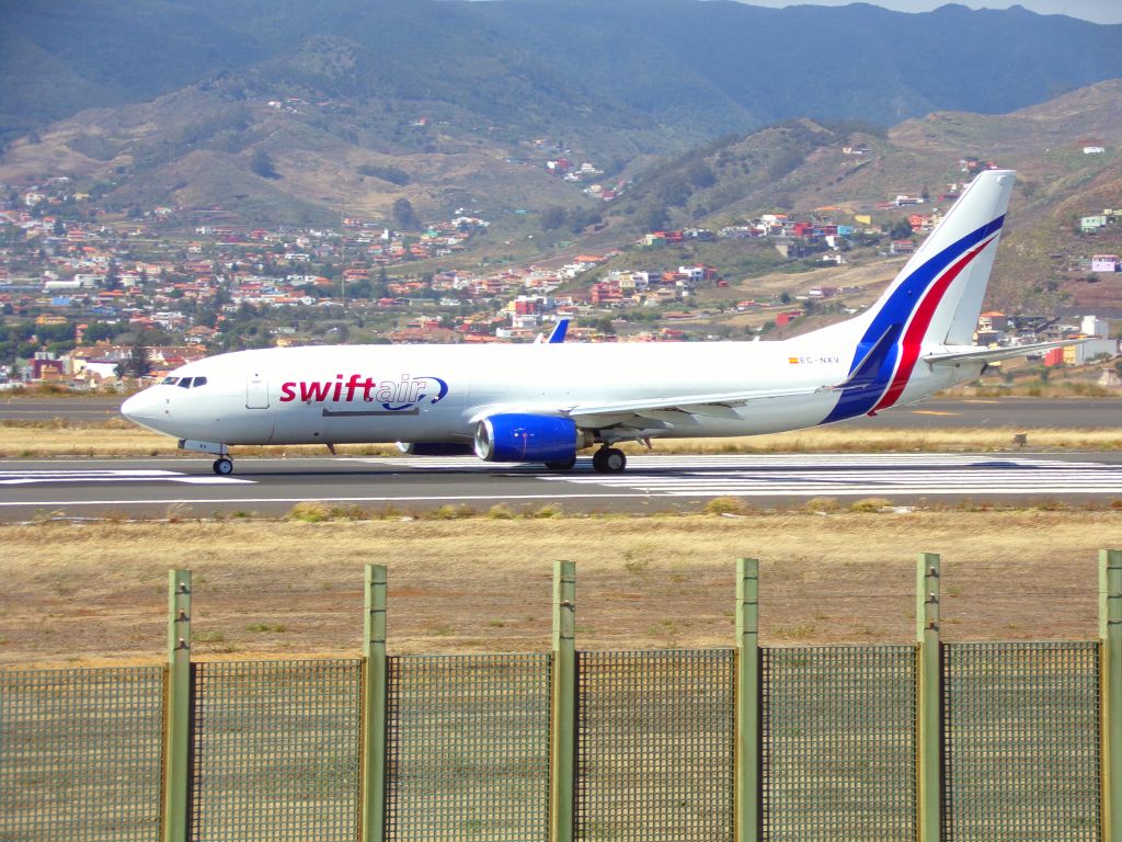 Boeing 737-700 (EC-NXV)
