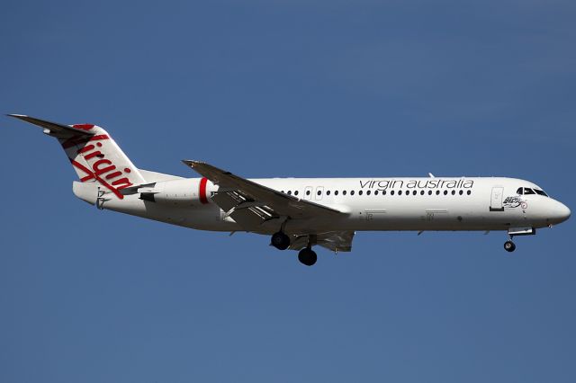 Fokker 100 (VH-FNN) - on 16 November 2018