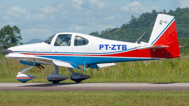 Vans RV-10 (PT-ZTB)