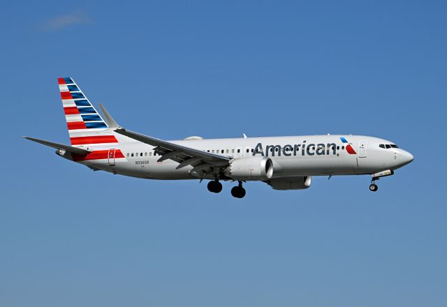 Boeing 737 MAX 8 (N336SR)
