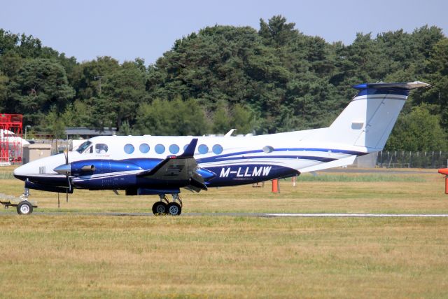 Beechcraft Super King Air 350 (M-LLMW) - Gama Aviation King Air 350ER landing on rwy 24 on 11-Jul-22 arriving from EGHH as GMA127.