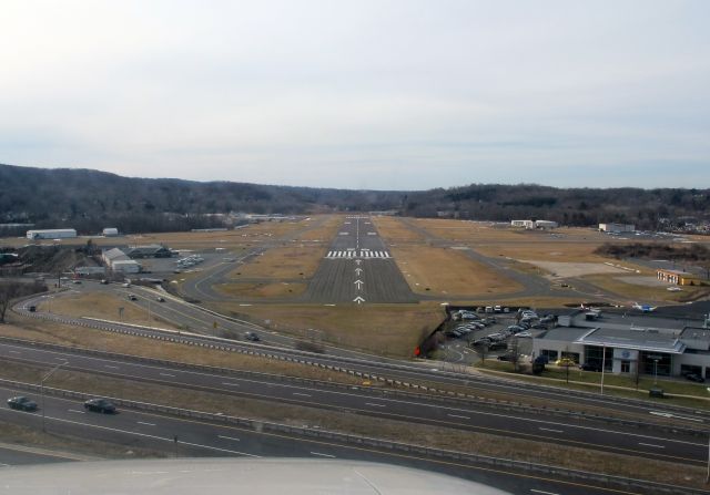 Cessna Citation V (N365EA) - Lamnding runwway 26 at Danbury CT. The Citaion V jet operates safely out of airports with short runways. CFM (Corporate Flight Management) has 3 x King Air 100, 2 x Phenom 100 and 2 x Citation V available for charter in the New York metropolitan area KDXR KHPN KTEB KBDR  a rel=nofollow href=www.FLYCFM.COMwww.FLYCFM.COM/a