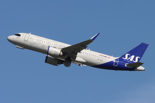 Airbus A320neo (EI-SIS) - SK4610 to OSL