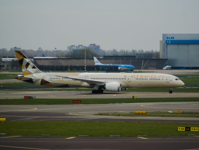 Boeing 787-8 (A6-BMC) - Etihad Airways B787-10 Dreamliner cn60757