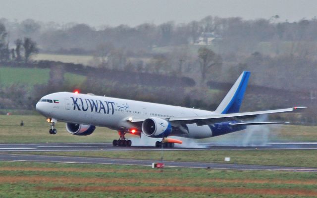 BOEING 777-300 (9K-AOD) - kuwait b777-369er 9k-aod landing at shannon 3/1/18.