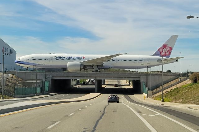 BOEING 777-300 (B-18051) - 02/10/23