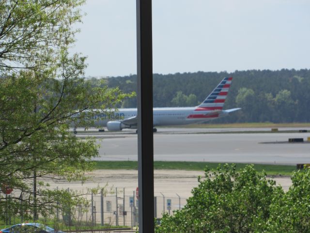 BOEING 767-300 (N399AN) - Sweet American Airlines 767 from Heathrow! (4/2/16)