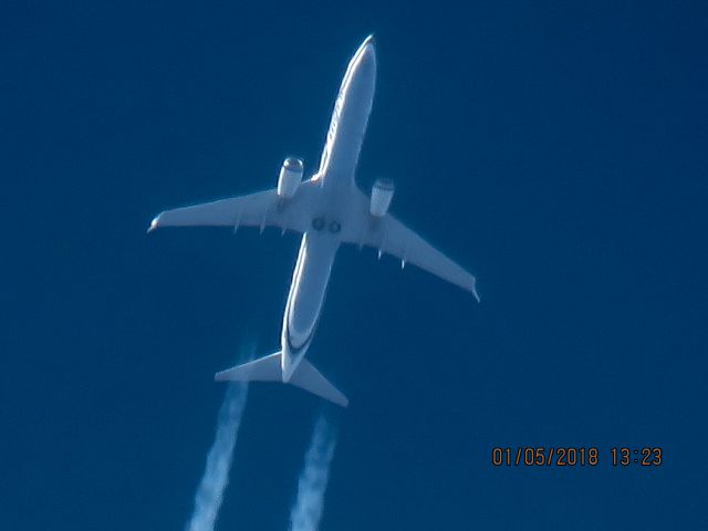 Boeing 737-900 (N409AS)