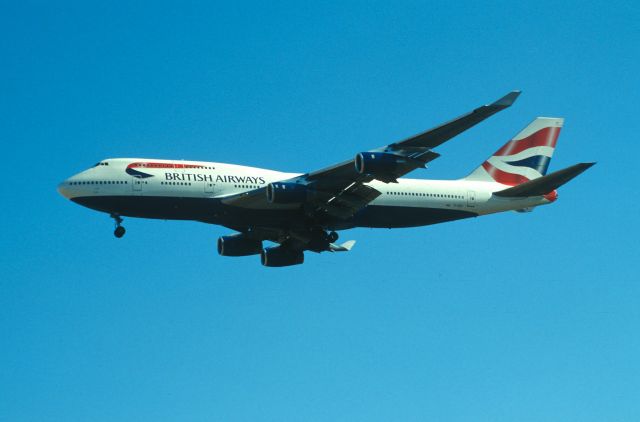 Boeing 747-400 (G-CIVT) - Final Approach to Narita Intl Airport Rwy34L on 2004/02/06