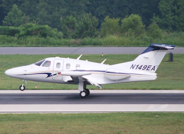 — — - FEATHERLITE AVIATION LLC - Arriving runway 20 - 7/6/11