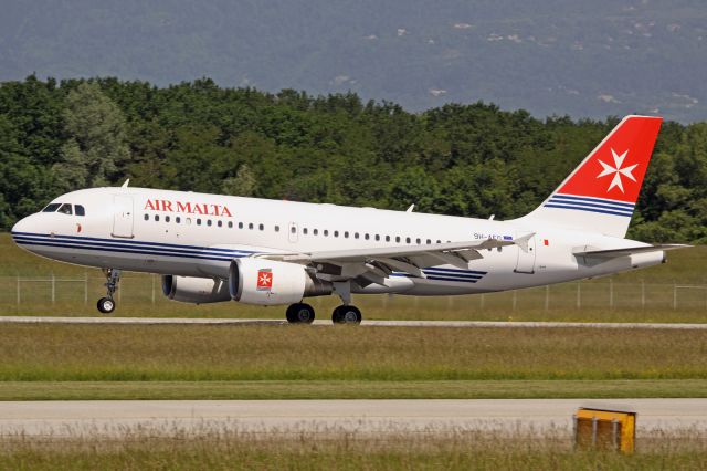Airbus A319 (9H-AEG)