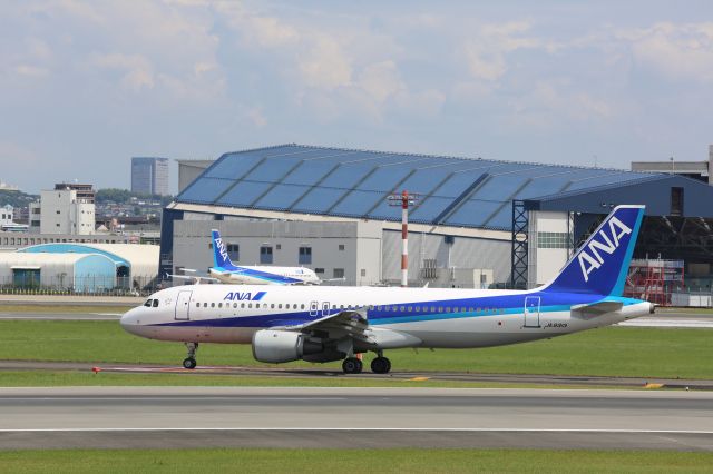 Airbus A320 (JA8313)